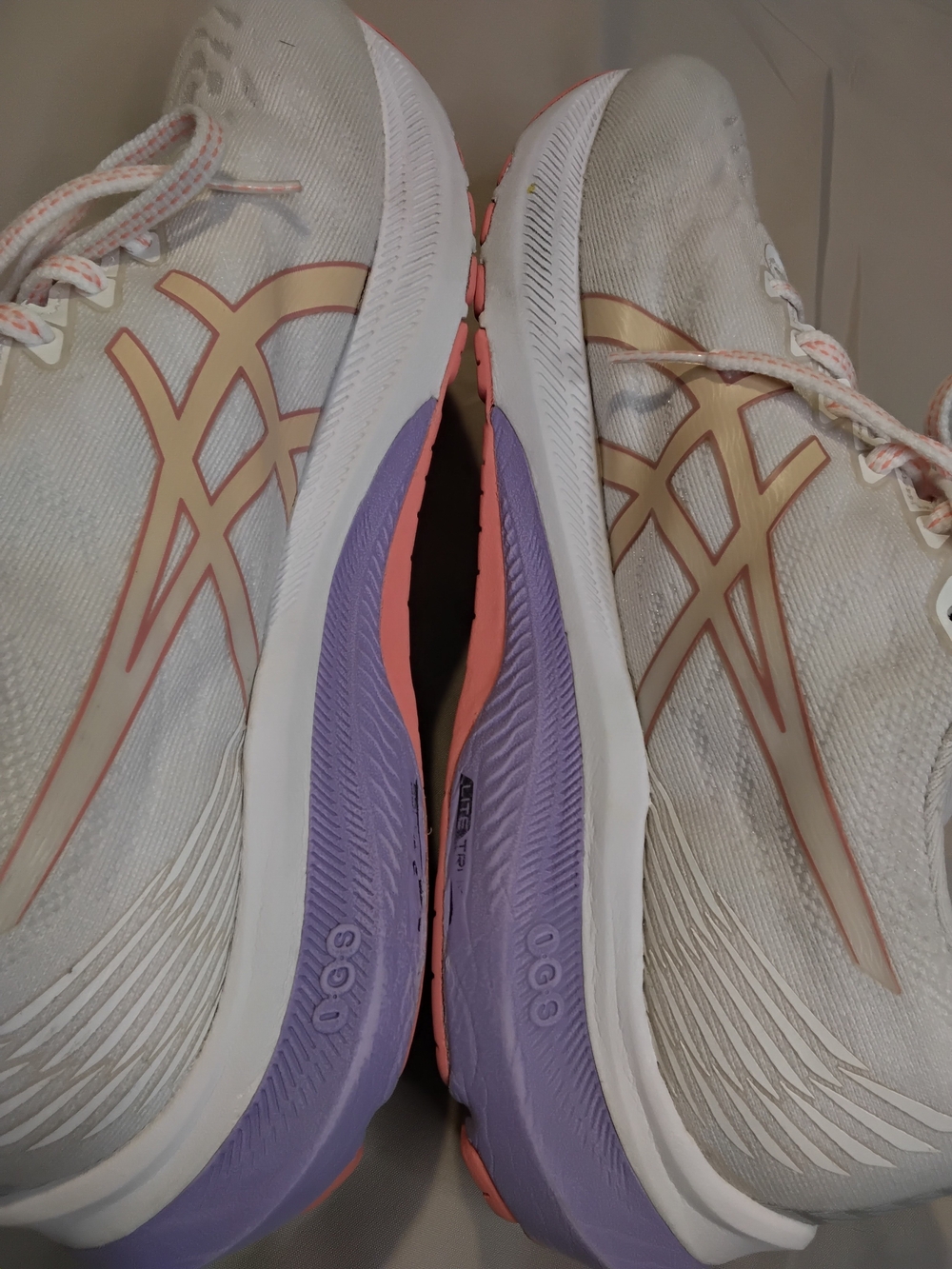 Asics GT 2000 11 Women's Sz 9 White Orange Running Shoes. - Picture 6 of 14